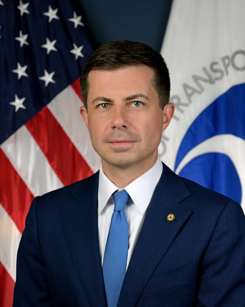 LA STRATÉGIE DE TRUMP PETE BUTTIGIEG RÉVÈLE LES VRAIS OBJECTIFS CONTRIVERSÉS .