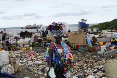 HAITI:UN NOUVEL APPEL PORQUE LA FRANCE REMBOURCE LES MILLIARDS VERSÉS PAR L' ILE POUR SON INDÉPENDENCE .