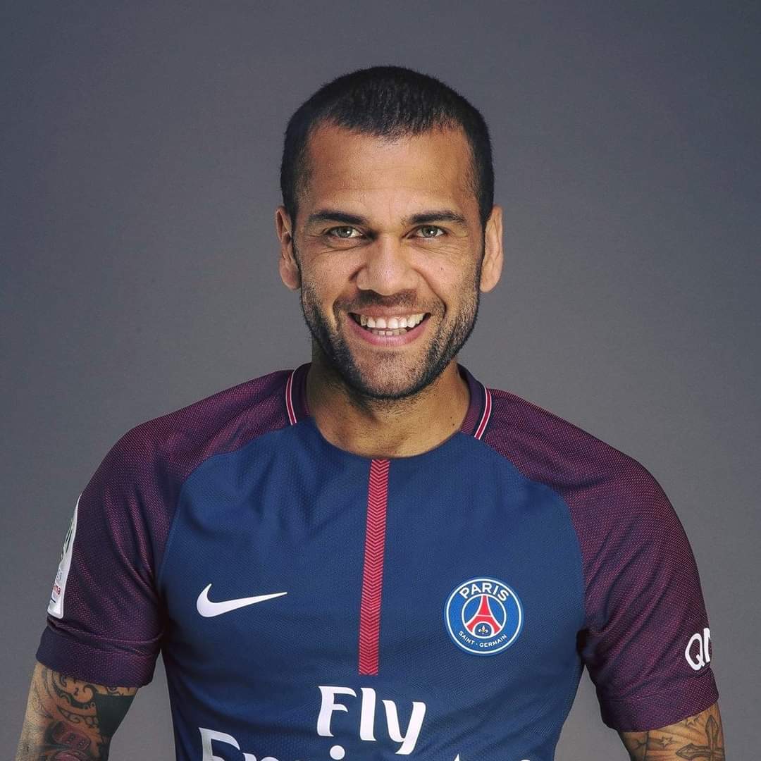 DANIEL ALVES SERA POURSUIVI PAR LA JUSTICE ESPAGNOLE ET DEVRAIT PAYER UNE SOMME DE 150.000 EUROS .