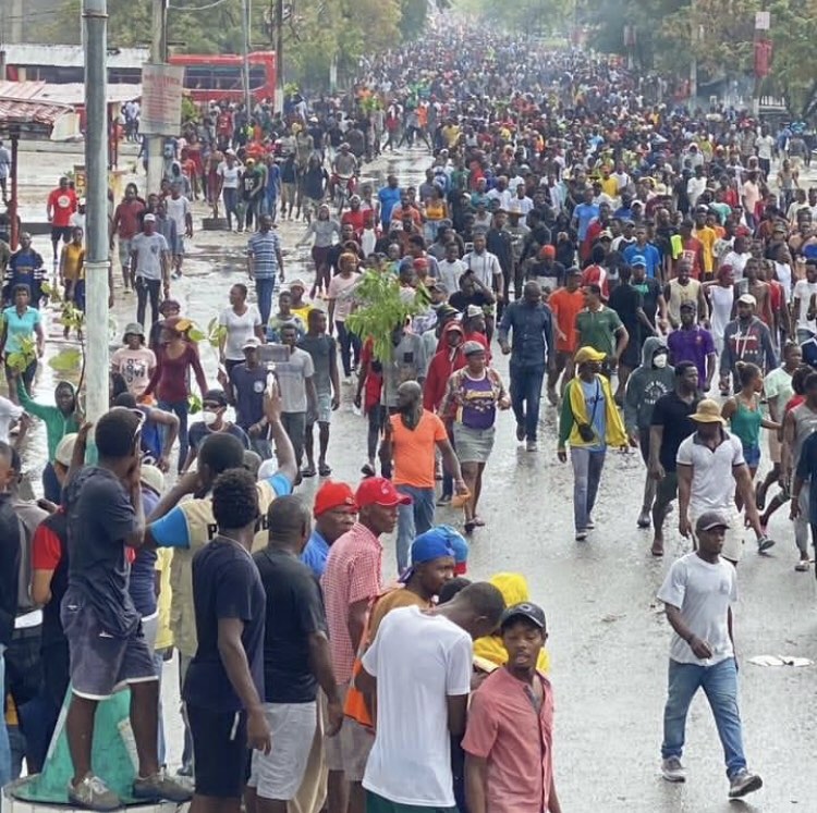 LES MANIFESTARIONS ANTI-ARIEL INTENSIFIENT DANS PLUSIEURS VILLES DU PAYS .