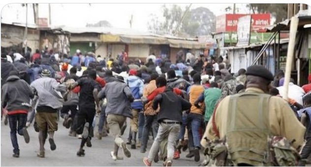 HAITI-INSÉCURUTÉ:LE MARCHÉ DE LA VILLE L'ARCAHAIE ENVAHIT PAR LES BANDITS.