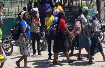 PORT-AU-PRINCE SOUS LA PLUIE DES GANGS