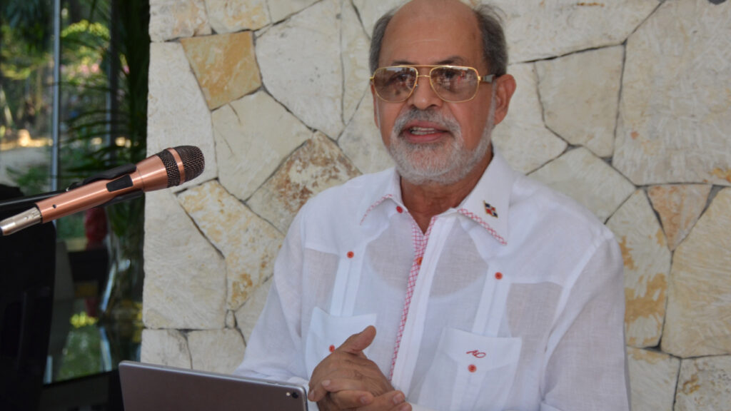 FACE À LA CRISE HAITIANO-DOMINICAINE L' AMBASSADEUR DOMINICAIN FARUK MIGUEL CONVOQUÉ À LA CHANCELLERIE HAITIENNE .